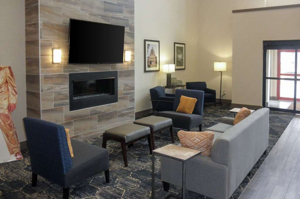 Comfort Suites North Tupelo Interior photo